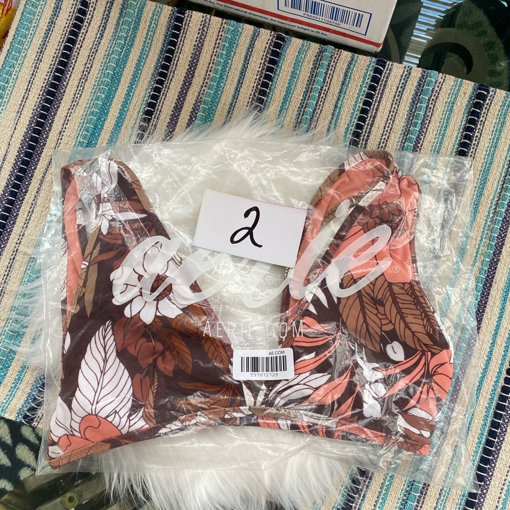 Nwt Aerie floral bikini top size med